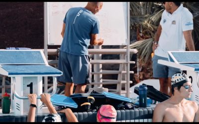 Small group swimming technical training
